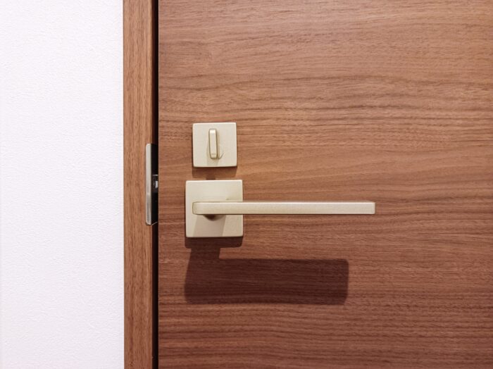 トイレの扉の鍵
