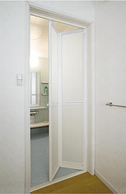 浴室 お風呂のドアの交換 修理の費用と価格の相場は リフォらん