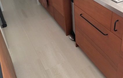 キッチンの床のフローリング