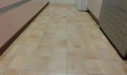 キッチンの床のクッションフロア