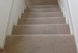階段のカーペットの費用と価格の相場は？