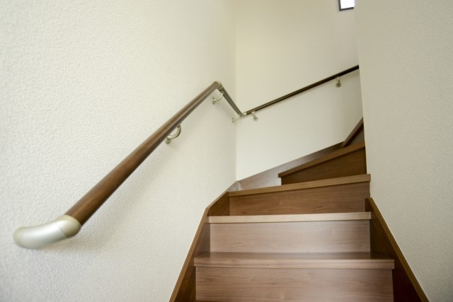 階段の手すりの費用と価格の相場は？