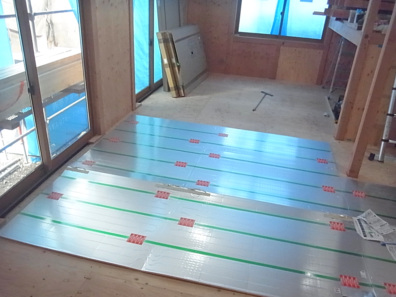 電気ヒーター式の床暖房