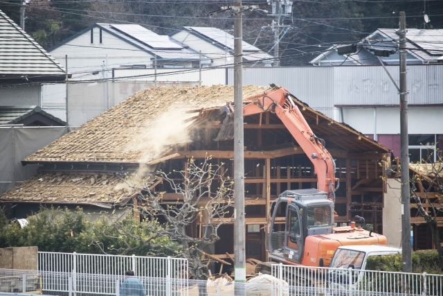 100坪の建て替え費用の相場は リフォらん