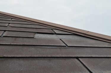 屋根のスレートの修理
