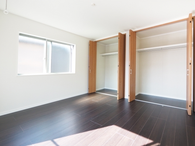 フローリングの重ね張りの費用と価格の相場は リフォらん